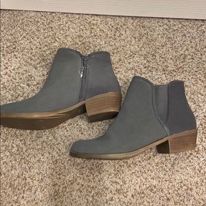 NWOT ankle Kensie Booties